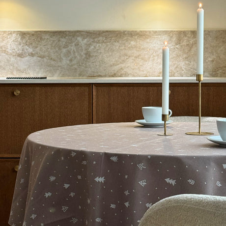 Christmas Carol Natur – Rund damaskvevd juleduk Ø 160 cm