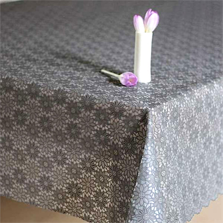 Daisy Lace Antrasitt – Blondevoksduk med tett blomstermønster, hjørne