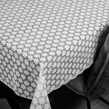 Daisy Lace – Hvit blondevoksduk med små blomster