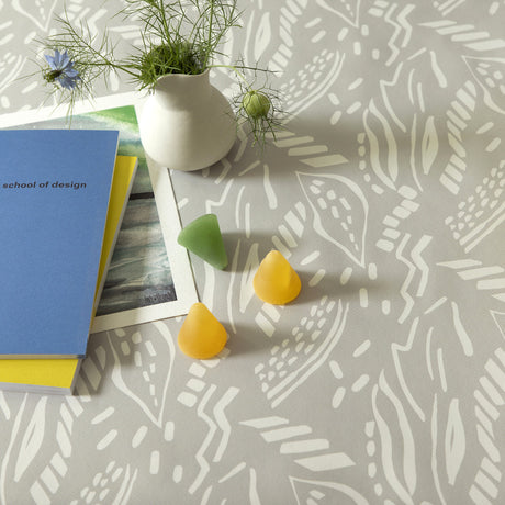 Dakarai Linen – Lola voksduk med eksotisk uttrykk, nærbilde