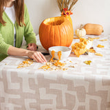 Ellada – Ekstra kraftig beige voksduk med grafisk mønster, tørkesituasjon miljø