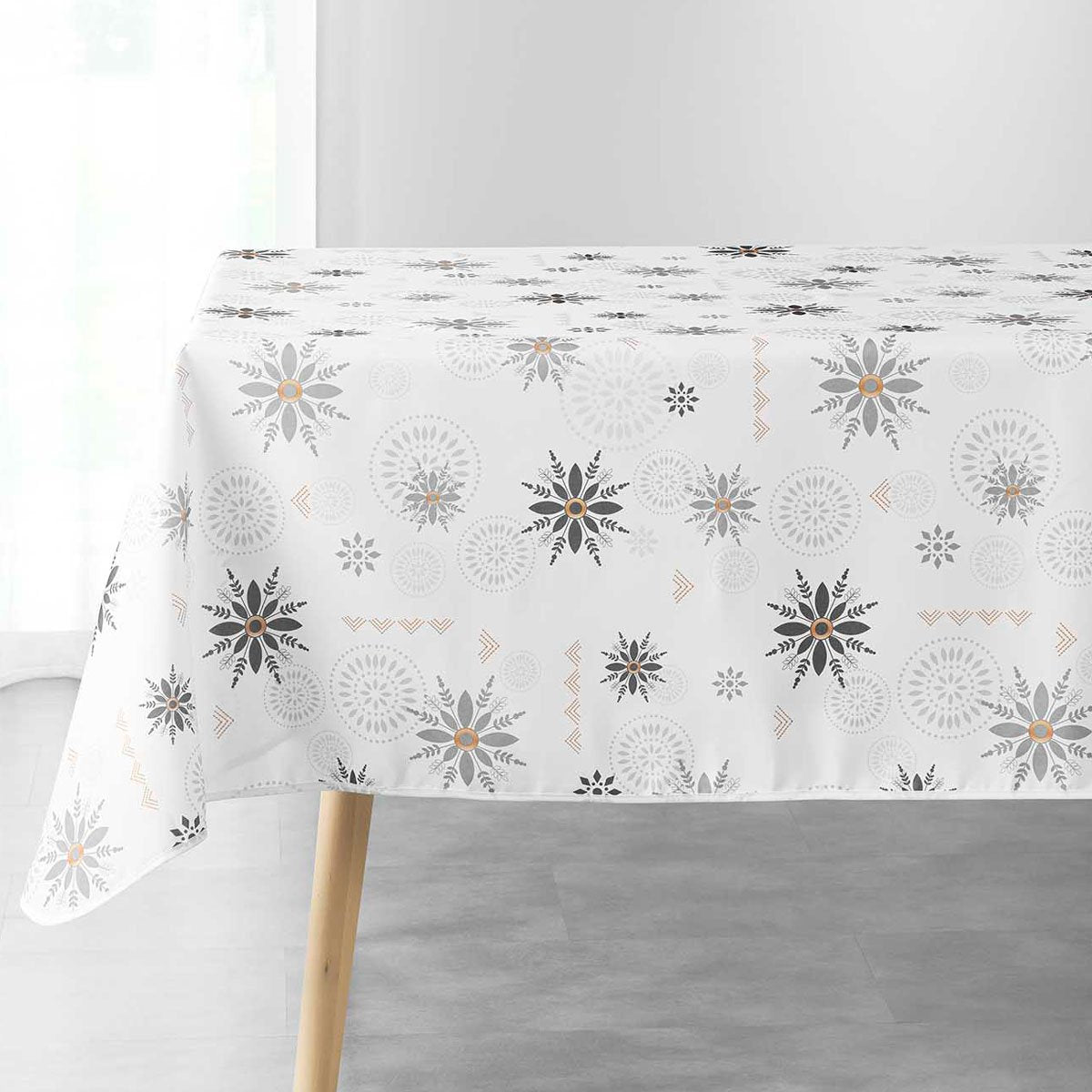 Enchante White – Juleduk med flekkavvisende behandling, 150 x 300 cm