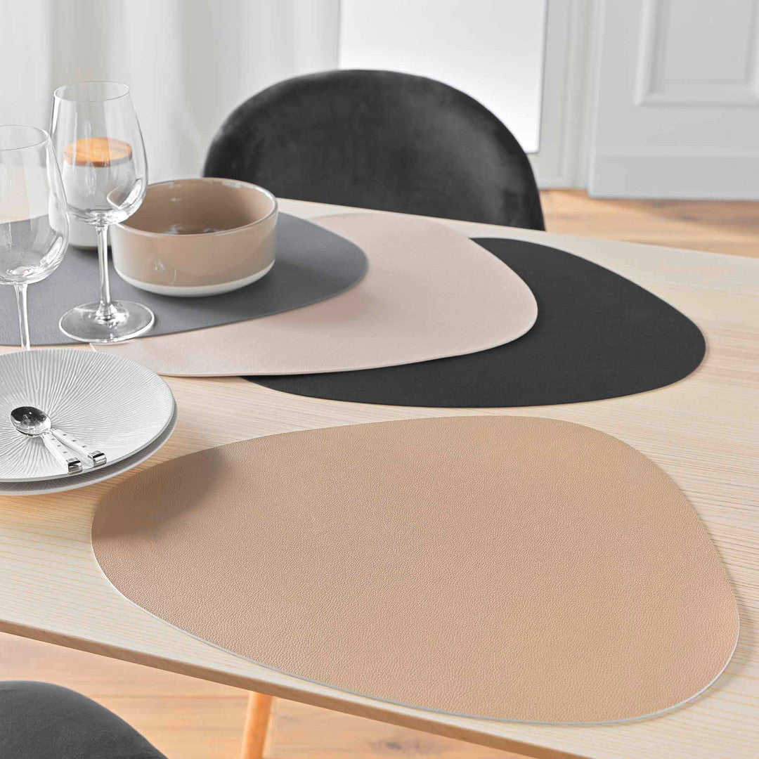 Galita Grå – Spisebrikke i imitert skinn 37 x 45 cm, vendbar, utvalg