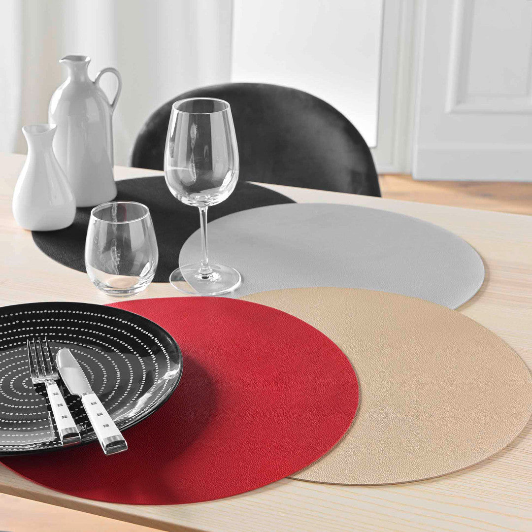 Granis Gold – Rund spisebrikke i imitert skinn Ø 38 cm, vendbar
