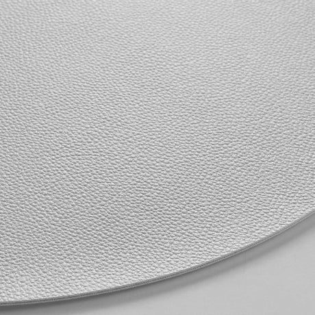Granis Silver – Rund spisebrikke i imitert skinn Ø 38 cm, vendbar, nærbilde