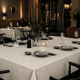 Groblad Beige – Ekstra bred voksduk med linutseende 180 cm, restaurantmiljø