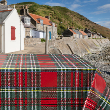 Highland Red – voksduk med klassisk skotsk ruter, miljø