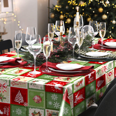 Julevoksduk – Rødt og grønt patchwork med klassiske motiver, miljø