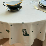 Julia Grøn - Brodert juleduk/juletrærteppe Ø 140 cm, nærbilde