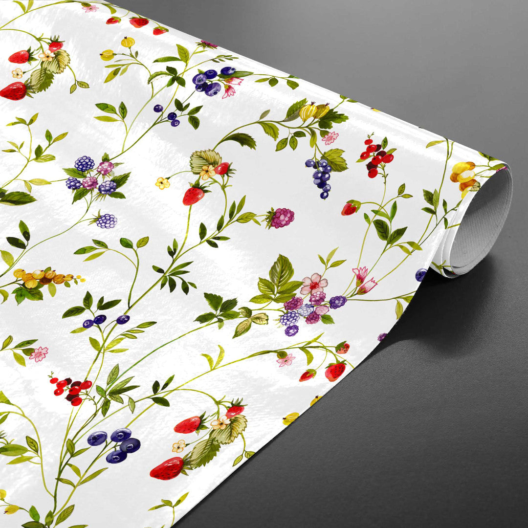 Lydia Sommerbær – Voksduk med ville bær og blomster i glade farger, rullet