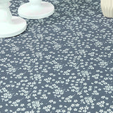 Milflores Støvblå – Akrylduk med små blomster