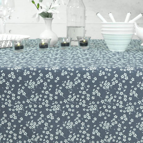 Milflores Støvblå – Akrylduk med små blomster mønster