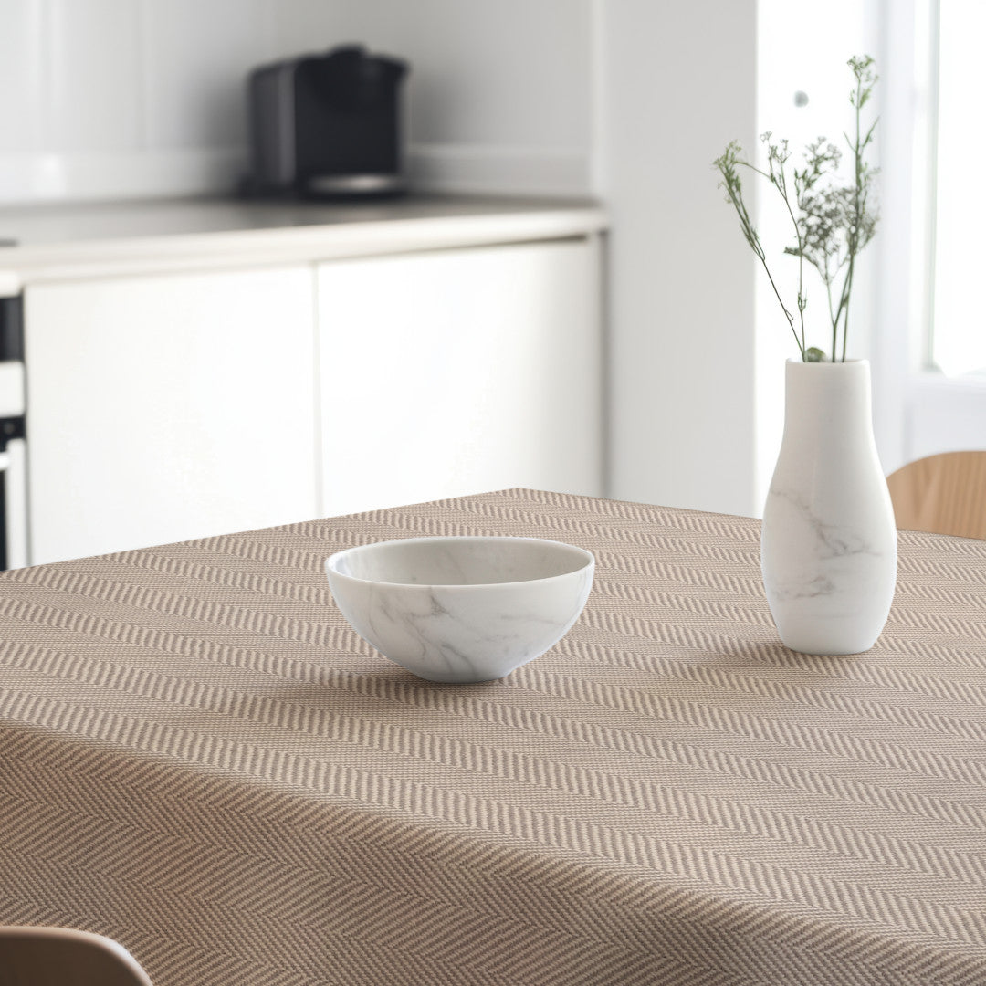 Nagore Beige – Akrylduk med klassisk fiskebensmønster