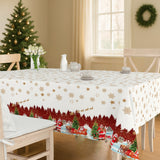 Nisseby – Hvit julevoksduk med julenisse og snødekt landskap