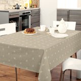 Nordfavn Bolota Beige – Voksduk med eikenøtter og blader i lintrykk, miljø