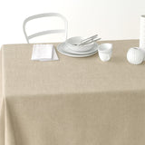 Nordfavn Dean Sandbeige – Ensfarget akrylduk i linlook, på bord