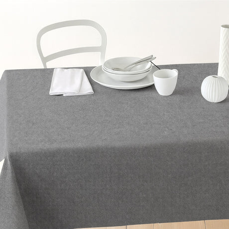 Nordfavn Dean Stengrå – Ensfarget akrylduk i linlook, på bord