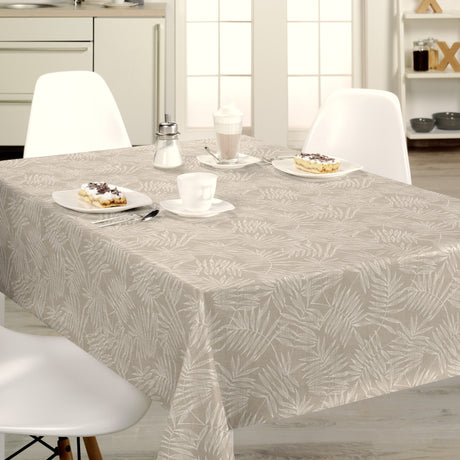 Nordfavn Hojas Beige – Voksduk med lyst bladmotiv i lintrykk, miljø