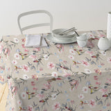 Nordfavn Life – Akrylduk med kolibrier og blomster på naturfarget bunn, bord