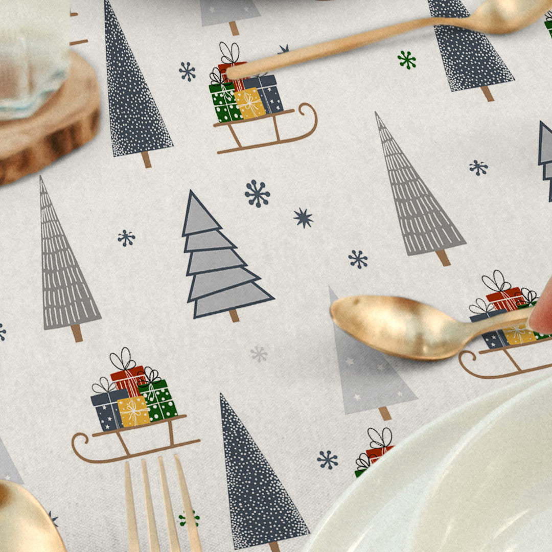 Nordfavn Pine – Juleakrylduk med juletrær og sleder, nærbilde
