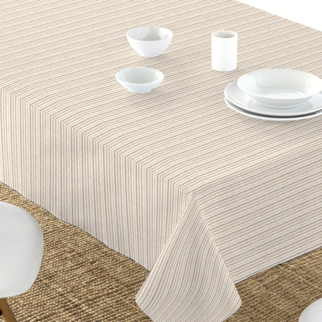 Nordfavn Pitiusa Sand og Beige – Akrylduk med smale tverrstriper, bord