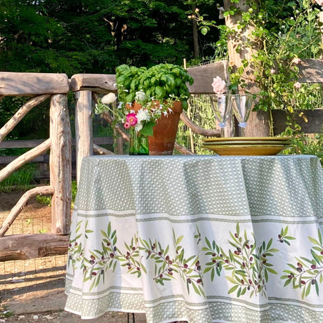 Nyons Amande – Rund provenceduk Ø 180, miljø