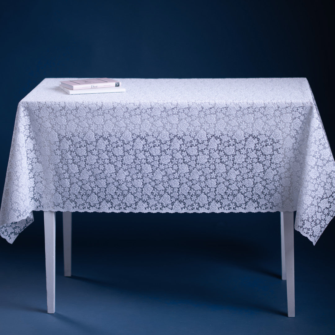 Petite Rose Hvit – Blondevoksduk med små roser