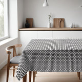 Raipur Black – Moderne svart/hvit voksduk med grafisk mønster, kjøkken