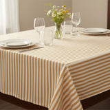 Sennepsgul Nordisk Stripe – Akrylduk i rustikt linlook miljø