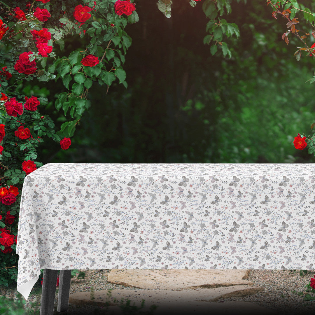 Sommerfavn Grå – Voksduk med sommerfugler og blomster, miljø