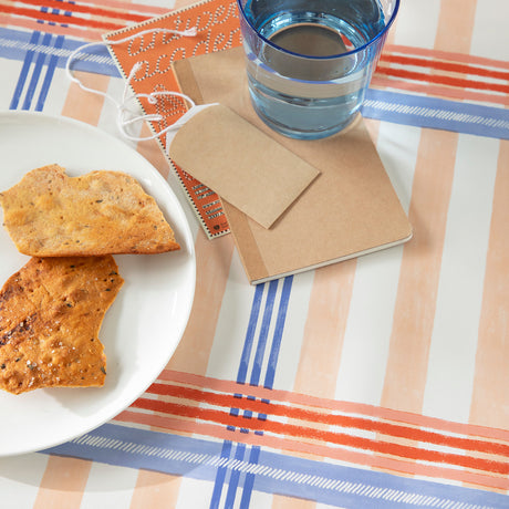 Tea Milady? Salmon – Lola voksduk med stripete design, nærbilde