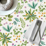 Vild Kløver – Voksduk med blomster og urter, 160 cm bred, borddekking