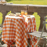 WOW Spring Apricot – Rutete bomullsduk 150 x 150 cm, miljø