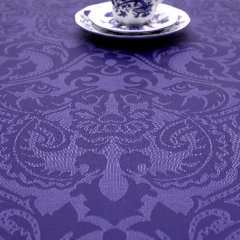 Visconti Jacquard Blue – Vevd akrylduk med flott klassisk mønster – 160 cm bred