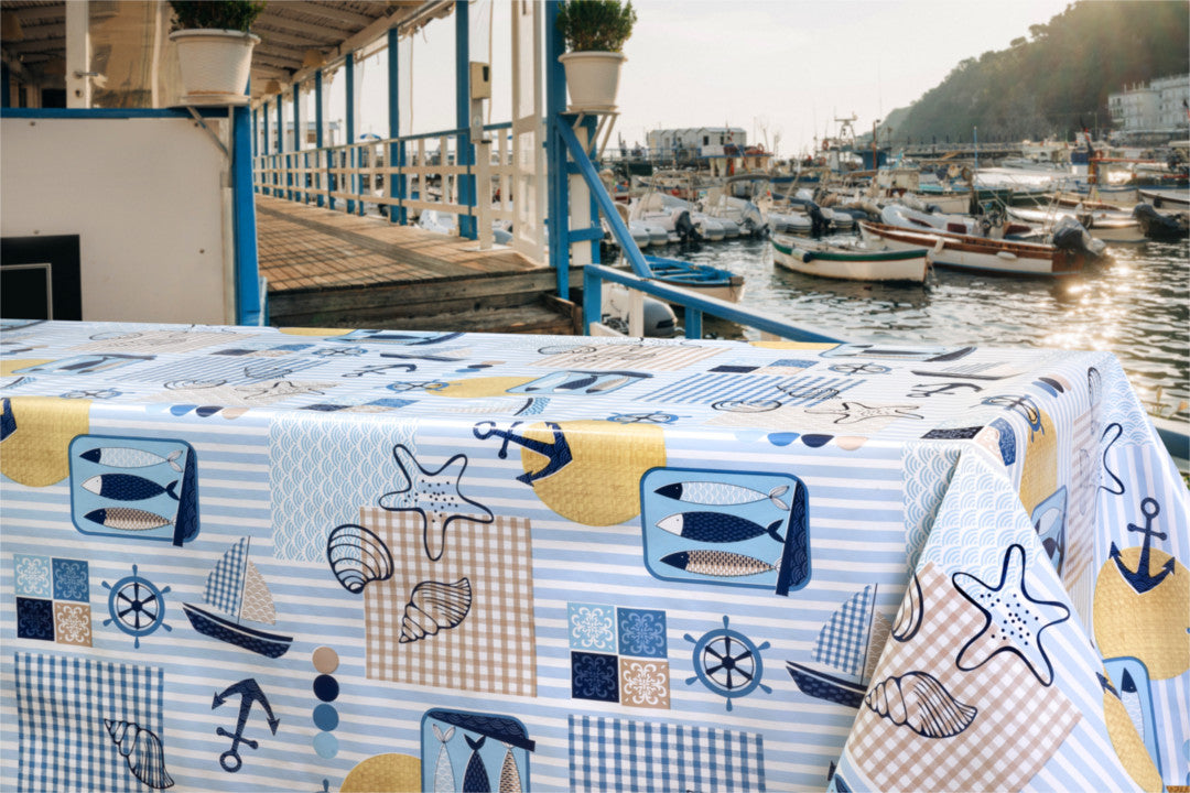 Färggrann vardag - Vaxduk i röda nyanser med färgglada blad