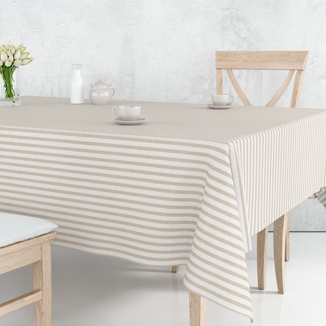 Voksduk Aria Beige/offwhite, med striper i hørlook på bord