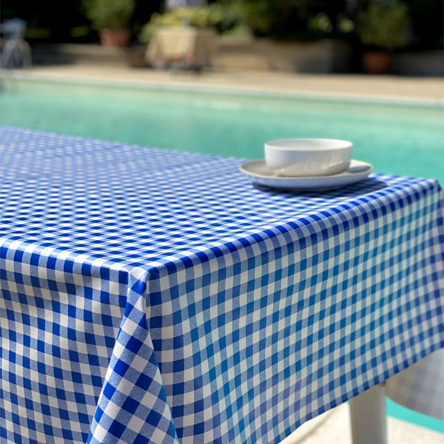 Voksduk med klassiske 1,5 x 1,5 cm ruter – 140 cm bred – blå