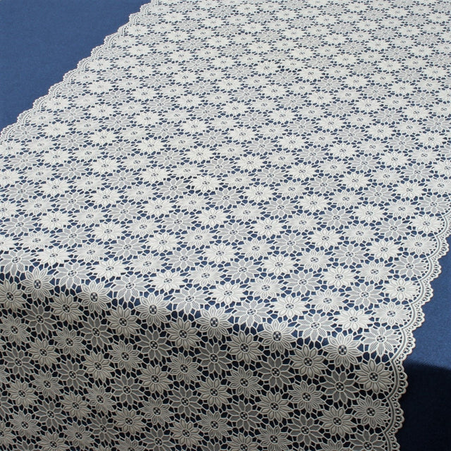 Bordløper, blondeduk med liten blomst, hvit