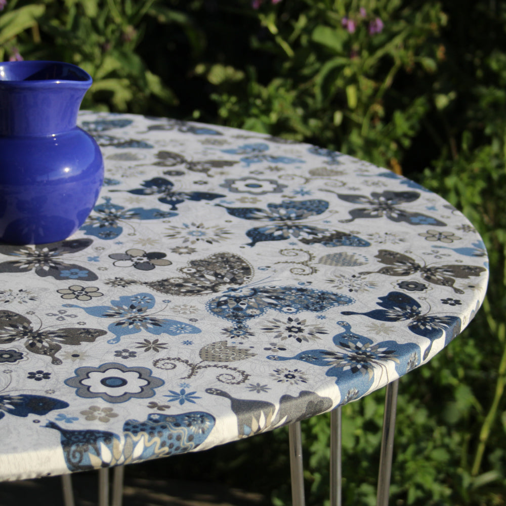 Chagall med sommerfugler, rund akrylduk med strikkkant