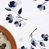 Nærbilde – Cherry Blossom Grey – Södahl akrylduk med kirsebærblomstermotiv