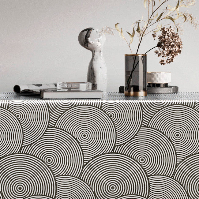 Circles Black/Silver - Voksduk med sirkler i svart og sølv