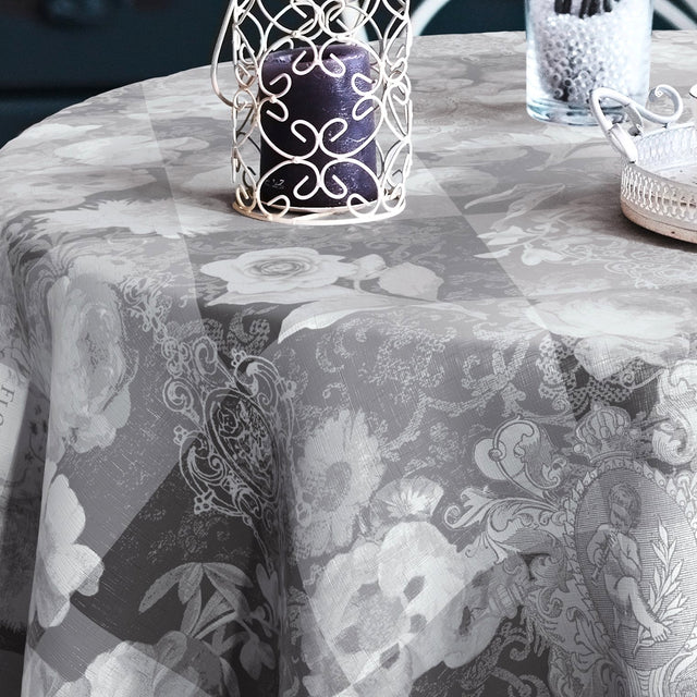 Dalington Grå – Voksduk med roser i elegant lett preget mønster