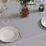 Miljøbilde med Den Nålestiplete Blå, akrylduk i blått og offwhite