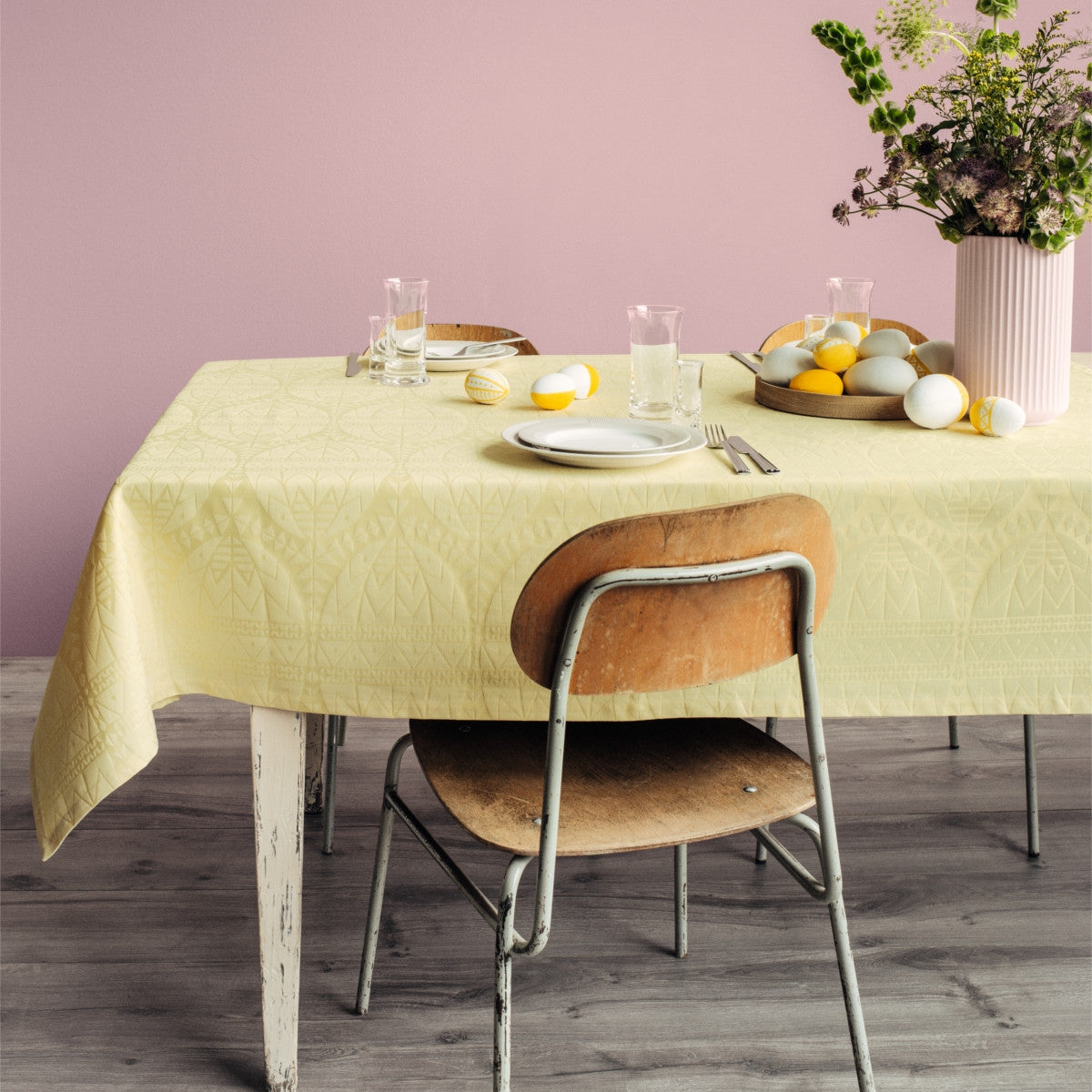 Easter Gul Damaskduk, flott påskeduk fra Juna - 150 cm x 220 cm