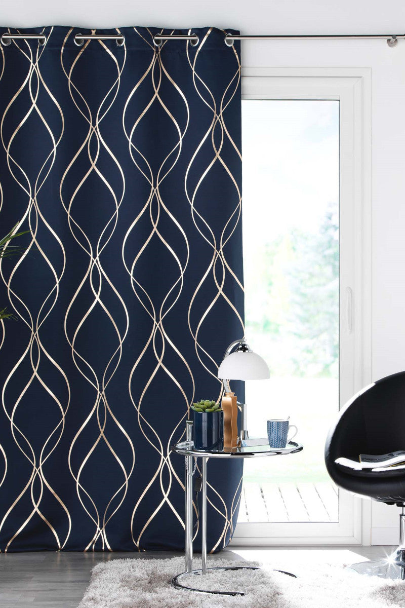 Elise Navy Blå/Gull – Mørkleggingsgardin 135 x 240 cm miljøbilde