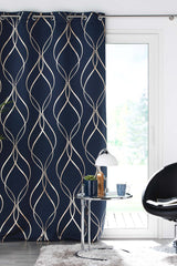 Elise Navy Blå/Gull – Mørkleggingsgardin 135 x 240 cm miljøbilde