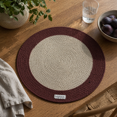 Engholm Thor rund spisebrikke Rust/Camel – Ø40 cm, miljø