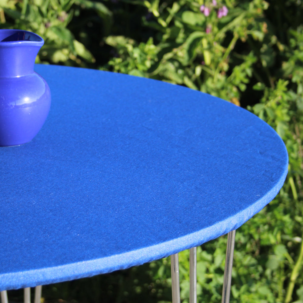 Ensfarget blå akrylduk - rund akrylduk med strikkekant