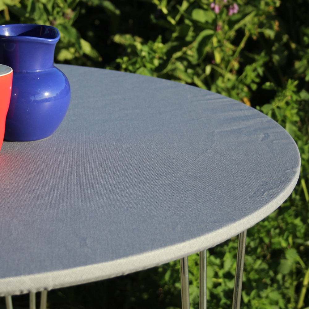 Ensfarget grå akrylduk - rund akrylduk med strikkkant