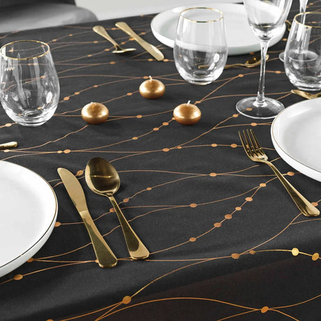 Firmament Metallic Print Svart/gull – Svart nyttårs-/juleduk med gulltrykk 140 x 240 cm, nærbilde
